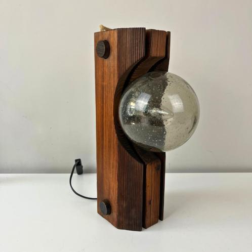 Vintage brutalistische tafellamp / wandlamp hout, glazen bol, Huis en Inrichting, Lampen | Tafellampen, Gebruikt, Minder dan 50 cm