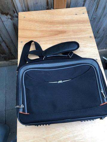 Laptop tas voor 15 inch beschikbaar voor biedingen