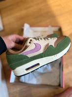 Nike Air Max 1 size 10/44 Treeline Light Bordeaux DR9773-300, Kleding | Heren, Schoenen, Ophalen of Verzenden, Nieuw, Overige kleuren