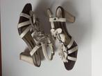 Suprvrouwelijke leren sandalen 40, Wit, Zo goed als nieuw, Sandalen of Muiltjes, Ophalen of Verzenden