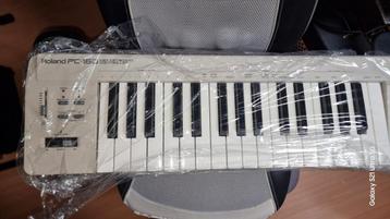 Roland PC160 midi controller beschikbaar voor biedingen