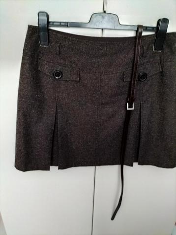 Mooie NIEUWE Rok van C&A maat 44. beschikbaar voor biedingen