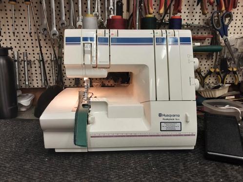 HUSQVARNA LOCKMACHINE MODEL HUSKYLOCK 905, Hobby en Vrije tijd, Naaimachines en Toebehoren, Gebruikt, Lockmachine, Husqvarna, Ophalen of Verzenden