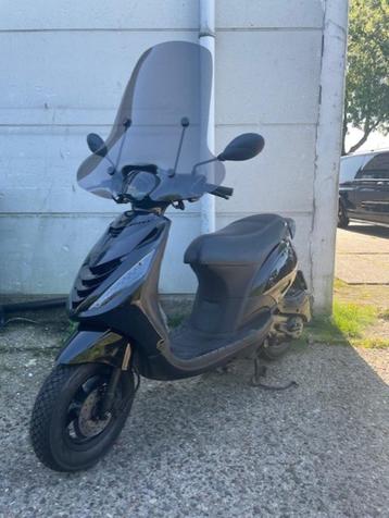Vespa Piaggio Zip SP beschikbaar voor biedingen