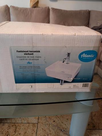 Nieuwe Wastafel - Fonteinset Keramiek Vierkant beschikbaar voor biedingen