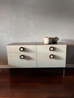 Mooi mid century kastje, in bruin/beige kleur, Huis en Inrichting, Kasten | Dressoirs, Ophalen, 25 tot 50 cm, 50 tot 100 cm