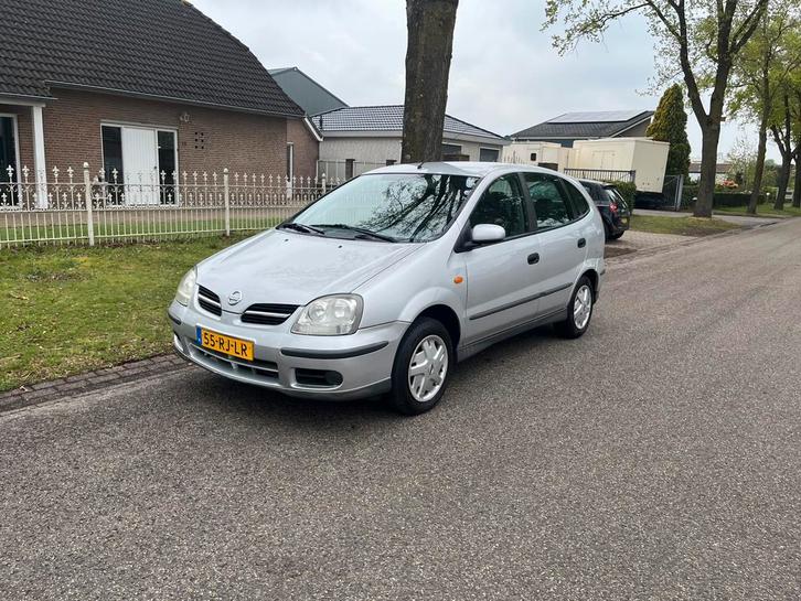 Nissan Almera Tino 1.8 Airco, Trekhaak 129850km. N.A.P 2005, Auto's, Nissan, Bedrijf, Airbags, Airconditioning, Boordcomputer