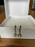 Goudkleurige oorbellen, Overige materialen, Hangers, Met strass, Ophalen of Verzenden