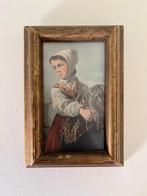 Antiek verguld houten lijst afbeelding Bretons vissersmeisje, Ophalen of Verzenden, Zo goed als nieuw