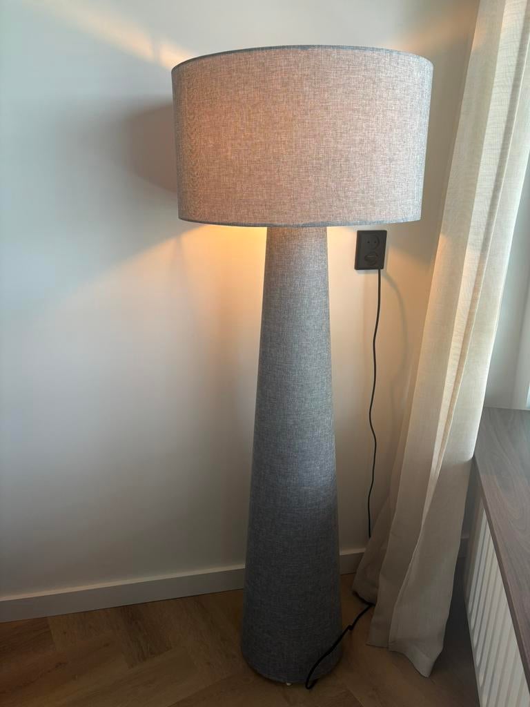 Hoeklamp / Vloerlamp Grijs (Kwantum Pandia), Ophalen, Zo goed als nieuw, 150 tot 200 cm