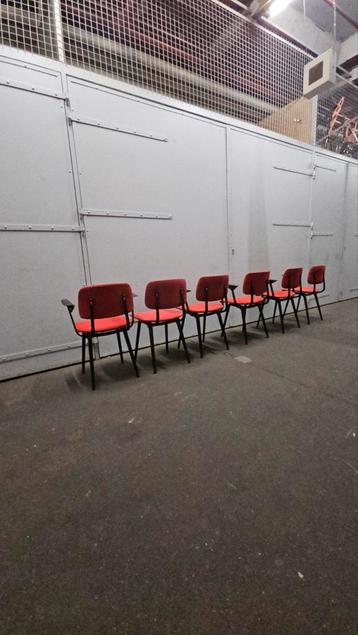 Friso kramer TH eindoven revolt vintage revolt stoelen 1960 beschikbaar voor biedingen