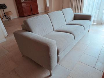 Grijs/ groene 3-zits bank. Ophalen Hendrik-Ido-Ambacht  beschikbaar voor biedingen