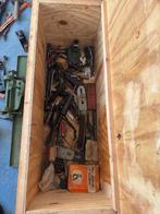 Houten gereedschapskist met gereedschap, moet snel weg, Ophalen, Gevuld, Gebruikt