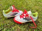 ADIDAS F50 CLUB KINDER VOETBALSCHOENEN - maat 30, Maat XS of kleiner, Schoenen, Ophalen of Verzenden, Zo goed als nieuw