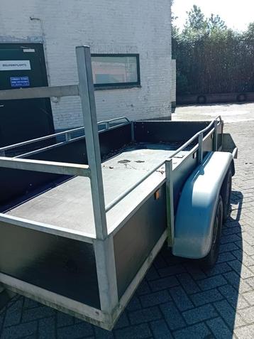 aanhanger beschikbaar voor biedingen