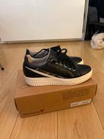 Shoecolate schoenen maat 40 - amper gedragen, Kleding | Dames, Schoenen, Ophalen of Verzenden, Zo goed als nieuw, Zwart, Sneakers of Gympen