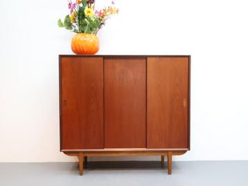 Vintage wandmeubel met schuifdeuren teak