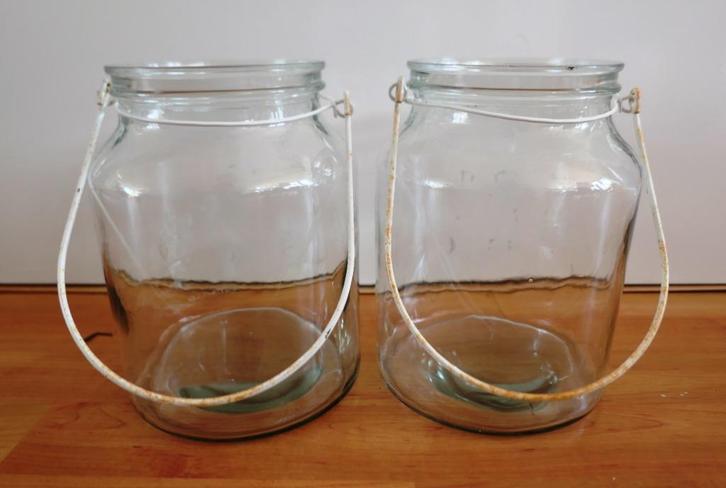 Twee gelijke glazen windlichten - vazen - potten - lantaarns, Huis en Inrichting, Woonaccessoires | Vazen, Zo goed als nieuw, Overige kleuren