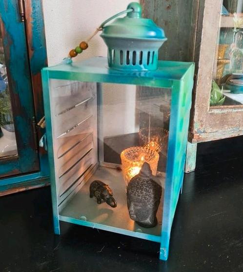 Metalen lantaarn windlicht ibiza turquoise met kralenhanger, Huis en Inrichting, Woonaccessoires | Kandelaars en Kaarsen, Zo goed als nieuw