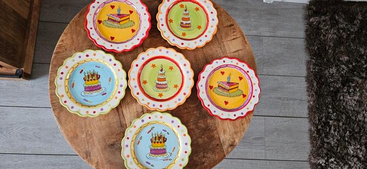 Vrolijke taartbordjes 6 stuks, Huis en Inrichting, Keuken | Servies, Zo goed als nieuw, Bord(en), Overige stijlen, Aardewerk, Ophalen of Verzenden