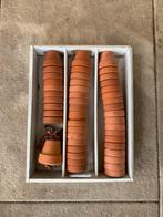 Te koop 46 kleine terracotta bloempotjes doorsnee 4 cm, Ophalen, Rond, Minder dan 25 cm, Tuin