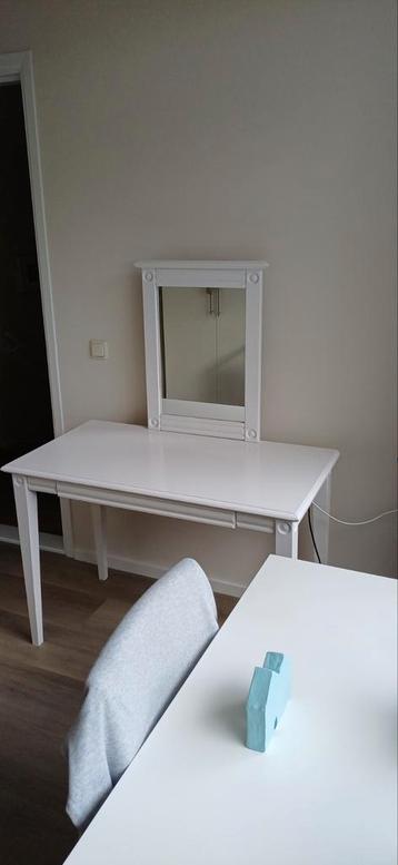 Kaptafel of make-up tafel. beschikbaar voor biedingen