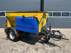 Nido Stratos aanhangwagen zoutstrooier, Ophalen