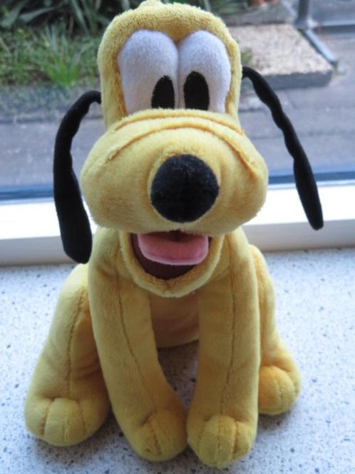 Pluto Disney merk Nicotoy meet ca 30 cm totaal zittend, Kinderen en Baby's, Speelgoed | Knuffels en Pluche, Zo goed als nieuw