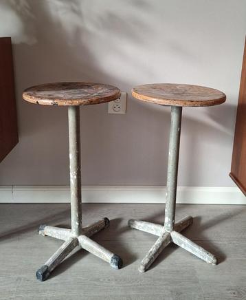 2 x vintage Atelierkruk  beschikbaar voor biedingen
