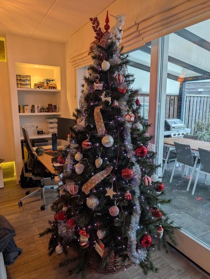 Intratuin Kunstkerstboom Roma 215cm, Diversen, Kerst, Zo goed als nieuw, Ophalen