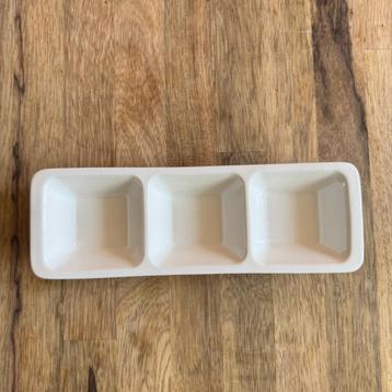 langwerpige souffleschaal / witte saus schaal 3-vaks beschikbaar voor biedingen