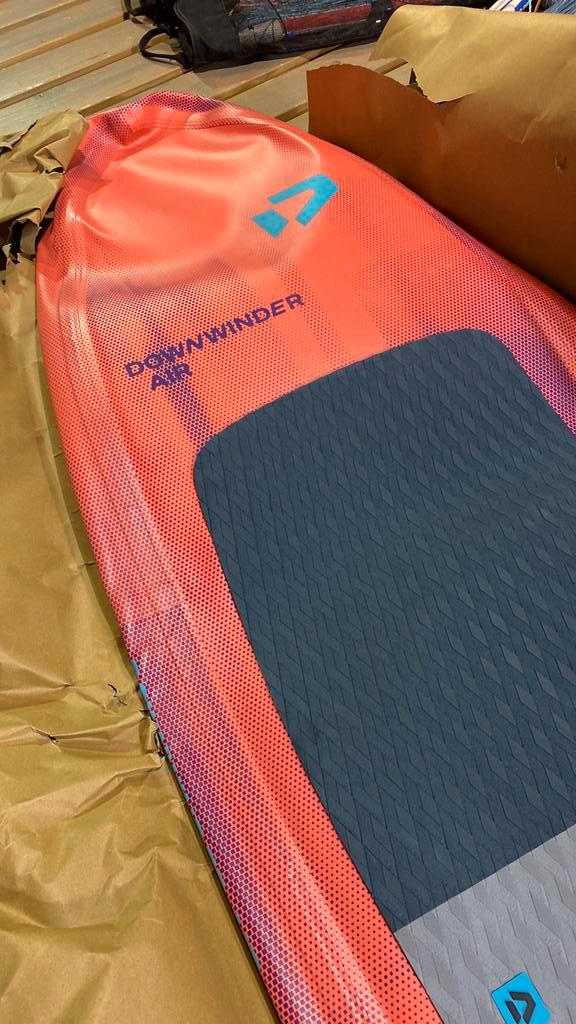 Duotone Downwinder Air 7’4 (115L) nieuw, Watersport en Boten, Wingsurfen, Nieuw, Wingsurf-board, Ophalen of Verzenden
