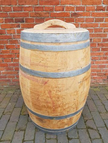 Houten regenton, wijnvat, plantenbak beschikbaar voor biedingen