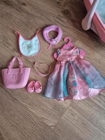 Poppenspeelgoed o.a. van Babyborn beschikbaar voor biedingen