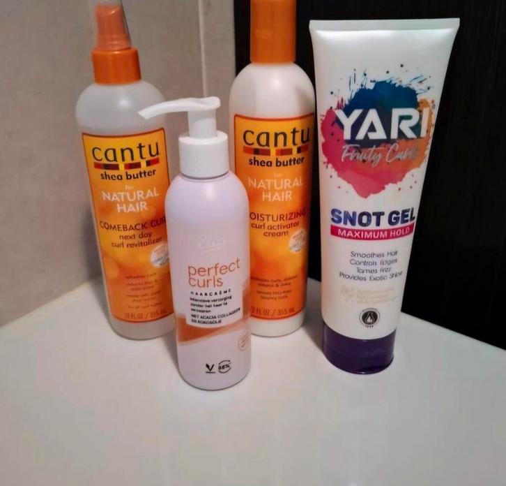 Cg produkten. Cantu, Yari snot gel. Curly girl., Sieraden, Tassen en Uiterlijk, Uiterlijk | Haarverzorging, Zo goed als nieuw