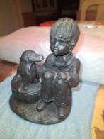 Bronzen beeldje van jongen met hond, Ophalen of Verzenden