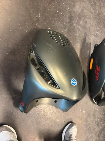 Piaggio zip 2 takt/ 4 takt kappen beschikbaar voor biedingen