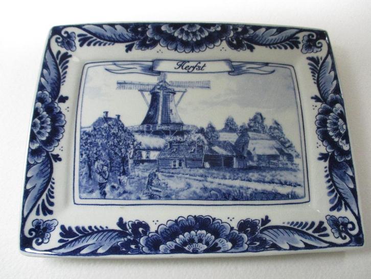 2 Oude wand bordjes van HERFST en LENTE allebei met 'n molen, Antiek en Kunst, Antiek | Wandborden en Tegels, Ophalen of Verzenden