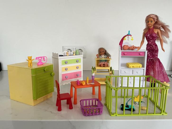 Poppenhuis Meubels kinderkamer, Kinderen en Baby's, Speelgoed | Poppen, Zo goed als nieuw, Barbie, Ophalen of Verzenden
