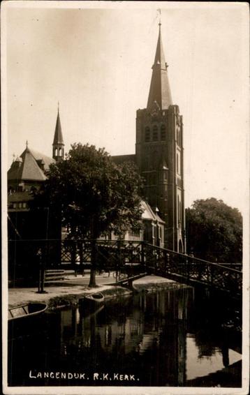 Langendijk R.K. Kerk FOTOKAART jaren 30 beschikbaar voor biedingen
