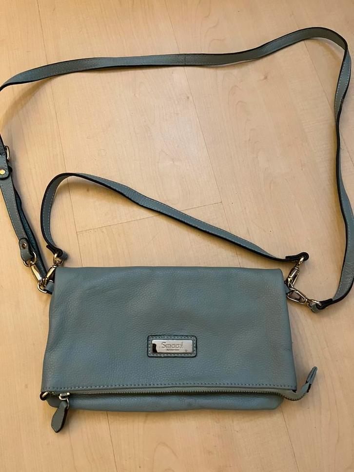 SMAAK AMSTERDAM licht blauw leren tasje afm. 27 x 16, Sieraden, Tassen en Uiterlijk, Tassen | Damestassen, Zo goed als nieuw, Schoudertasje