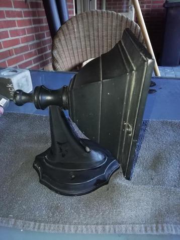 een nette goeie gebruikte hanglamp te koop voor buiten  beschikbaar voor biedingen