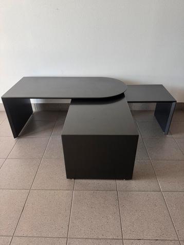 Leolux design tafel met 2 roterende bladen beschikbaar voor biedingen