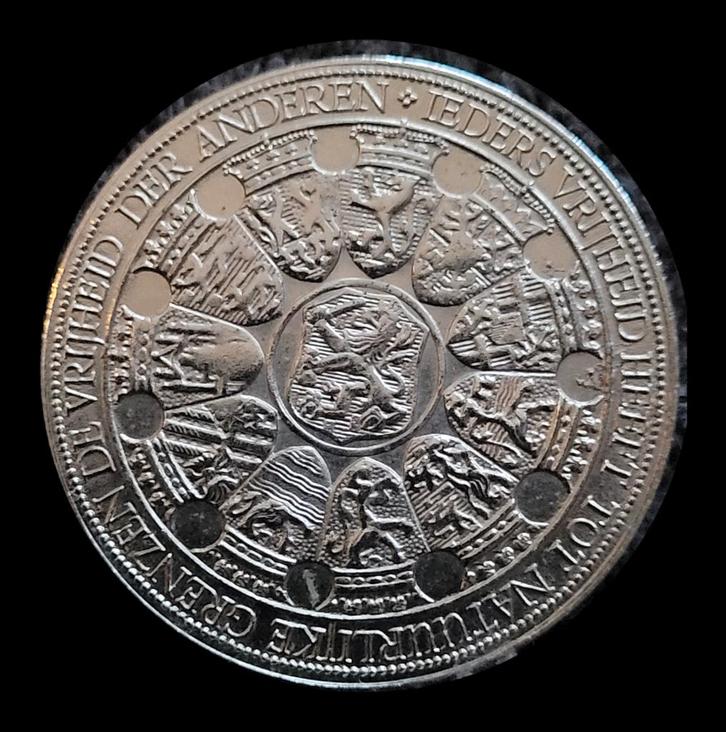 2 Herdenkingsmunten 25 Jaar Vrijheid 1970, Postzegels en Munten, Munten | Nederland, Losse munt, Koningin Wilhelmina, Verzenden