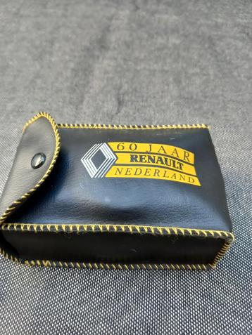 Fototoestel van Renault. beschikbaar voor biedingen