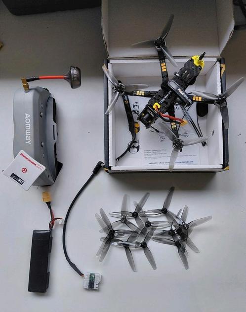 DarwinFPV BabyApe II + Aomway Commander v1 bril -- FPV set!, Audio, Tv en Foto, Drones, Gebruikt, Drone met camera, Ophalen of Verzenden