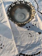 Fraai uitgewerkt tinnen bonbon schaaltje van 97% tin. Een ju, Antiek en Kunst, Antiek | Tin, Ophalen of Verzenden