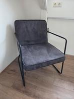 Stijlvolle grijze fauteuil met metalen frame, Ophalen, Minder dan 75 cm, Zo goed als nieuw, Stof