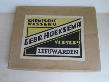 Geweven Art Deco kleed in vooroorlogse doos (gebr. Hoeksema) beschikbaar voor biedingen
