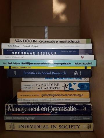 Studieboeken KMA sociologie/psychologie beschikbaar voor biedingen